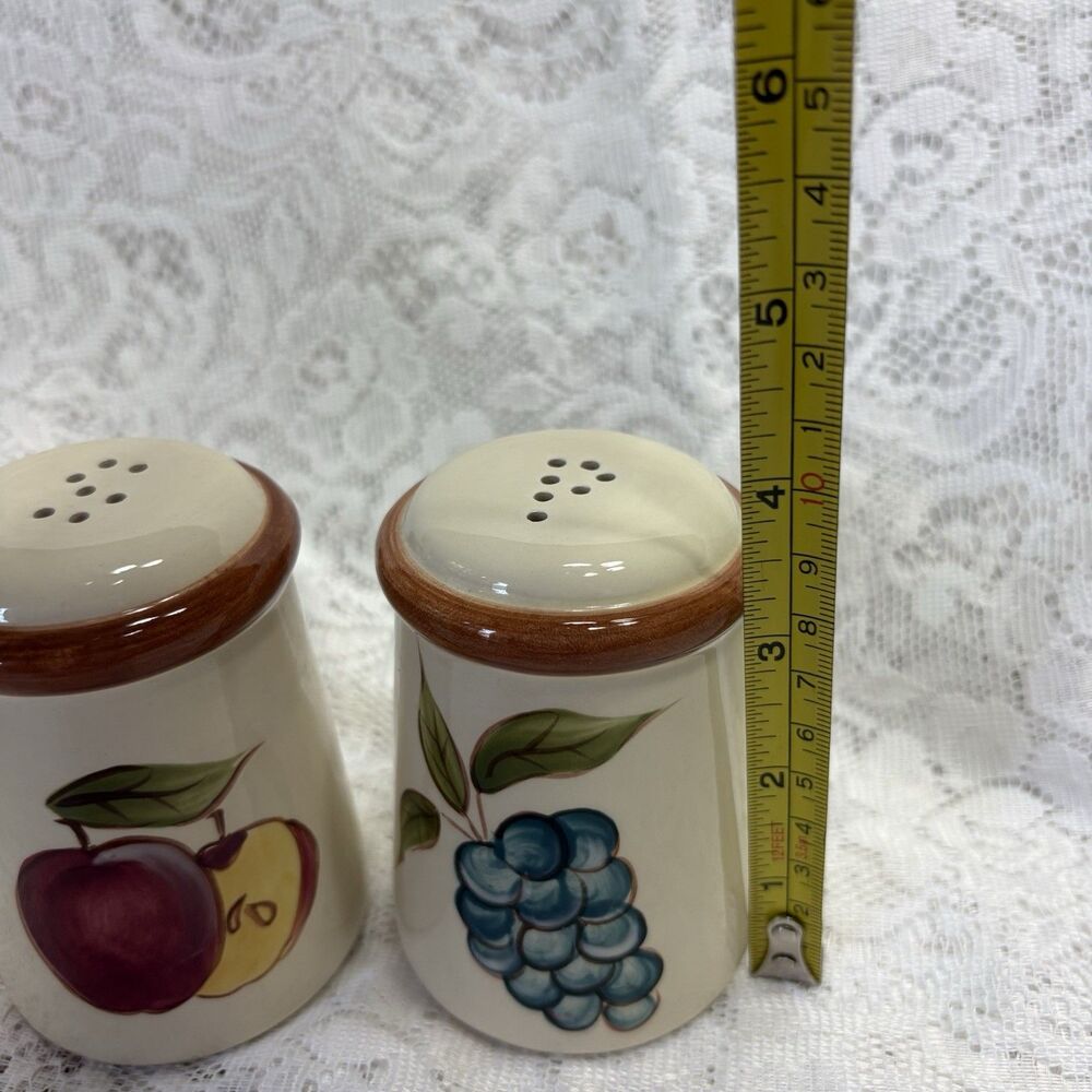 Vintage Fruit Salt Pepper Shakers Apple Grape Pear Ceramic Farmhouse Set - Picture 5 of 5